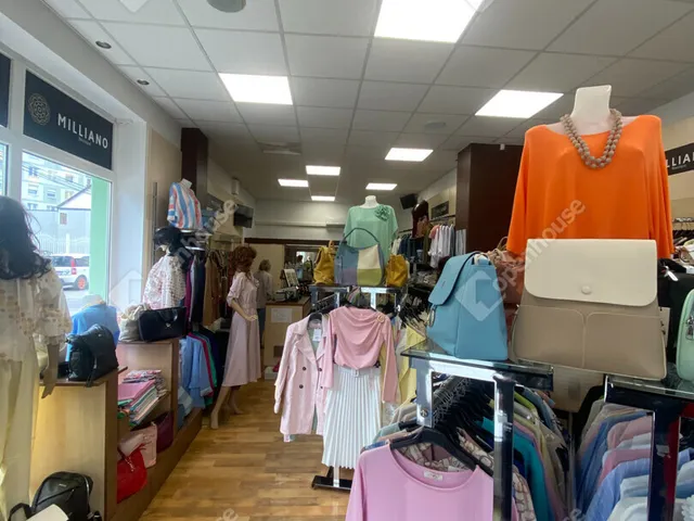 Eladó kereskedelmi és ipari ingatlan Komárom 524 nm