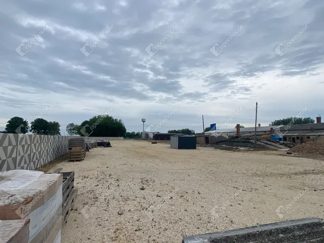 Eladó kereskedelmi és ipari ingatlan Kapuvár 3499 nm