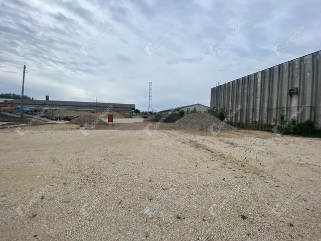 Eladó kereskedelmi és ipari ingatlan Kapuvár 3499 nm