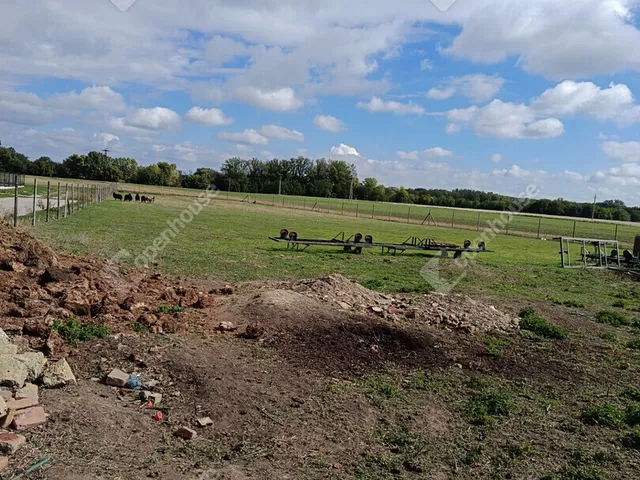 Eladó telek Maglóca 842 nm