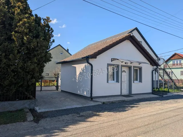 Eladó lakás Sármellék, Barátság lakótelep 22 nm