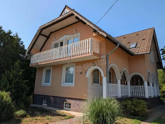 Eladó ház Gyenesdiás 310 nm