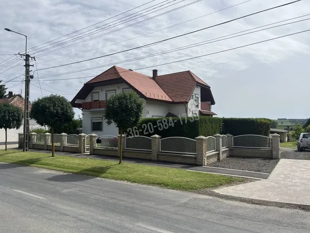 Eladó ház Zalaapáti 255 nm