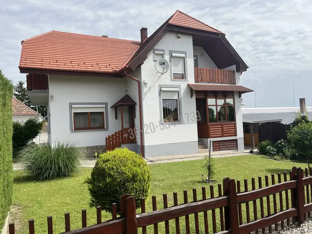 Eladó ház Zalaapáti, Jókai Mór utca 255 nm