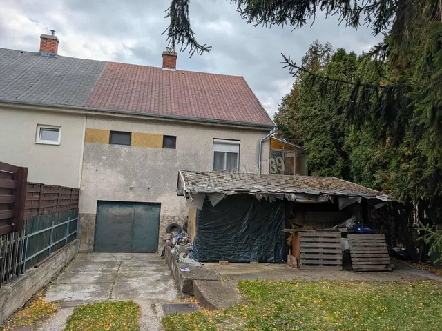 Eladó ház Keszthely, Tapolcai út 113 nm