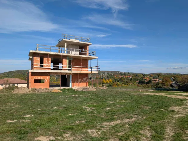 Eladó ház Keszthely, Kertváros 470 nm