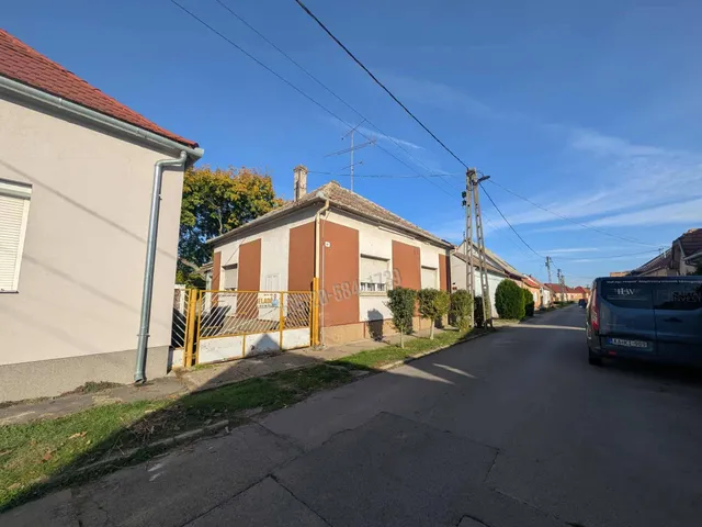 Eladó ház Szigetvár, Tinódi Sebestyén utca 93 nm