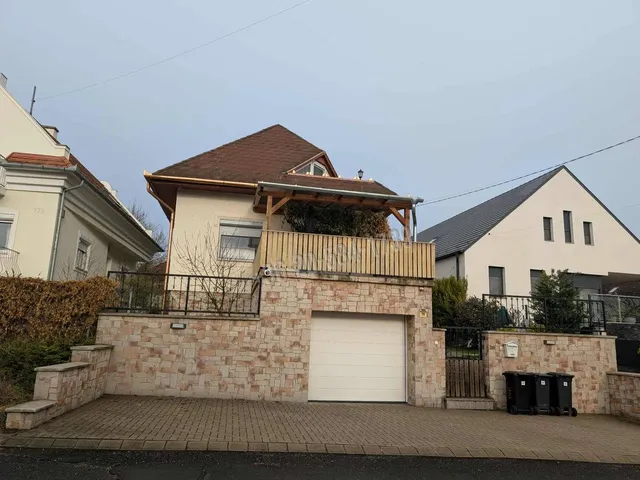 Eladó ház Keszthely, Kertváros, Keringő utca 175 nm