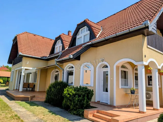 Eladó ház Keszthely, Ruszek József utca 220 nm
