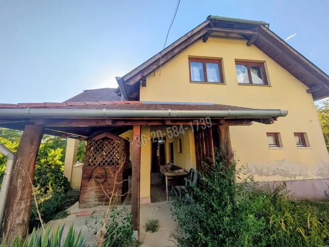 Eladó ház Mikekarácsonyfa, Dózsa György utca 140 nm