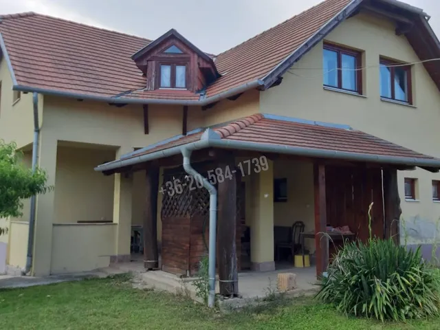 Eladó ház Mikekarácsonyfa, Dózsa György utca 140 nm