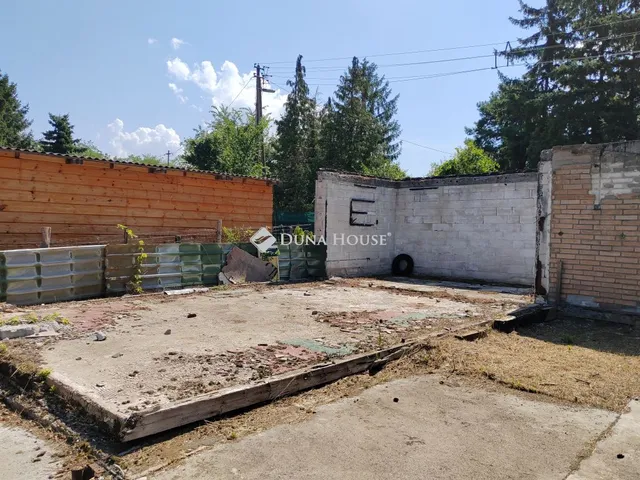 Eladó telek Pápa 1450 nm