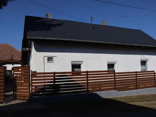 Eladó ház Pápateszér 80 nm