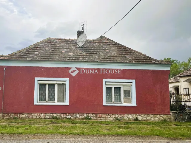 Eladó ház Pápateszér 90 nm