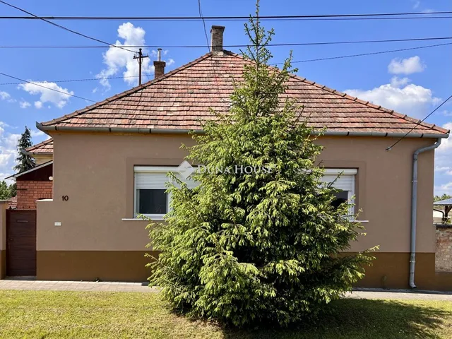 Eladó ház Pápa, Páva utca 120 nm
