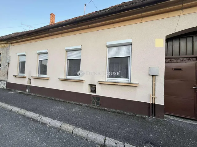Eladó lakás Pápa 84 nm