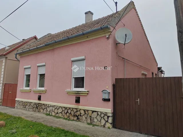 Eladó ház Pápa 76 nm