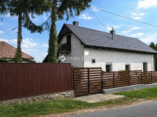 Eladó ház Pápateszér 80 nm