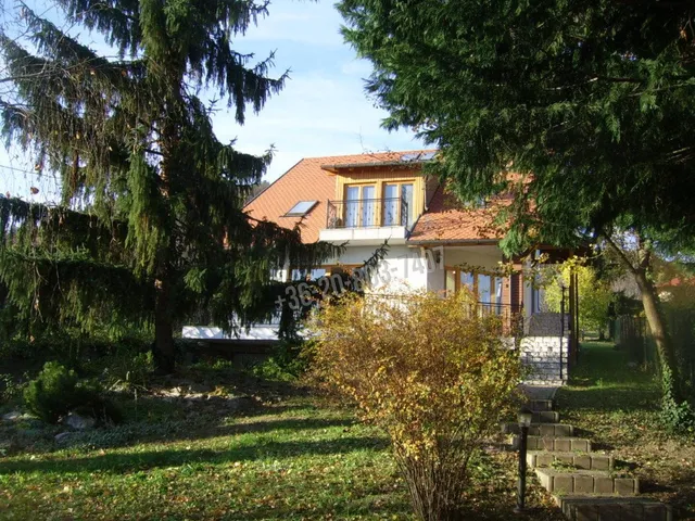 Eladó ház Budaörs, Fügefa utca 257 nm