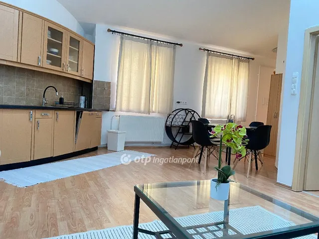 Eladó lakás Budapest VI. kerület 54 nm