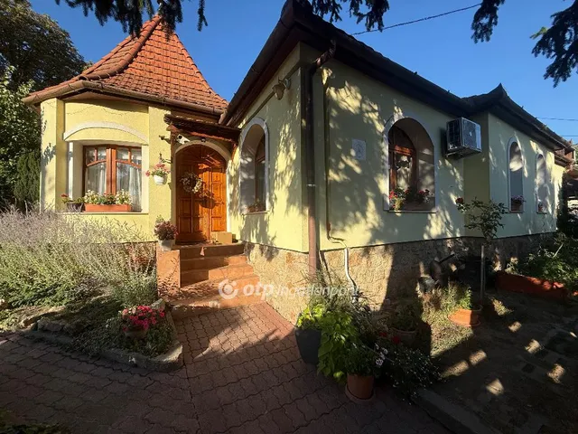 Eladó ház Budapest II. kerület 135 nm