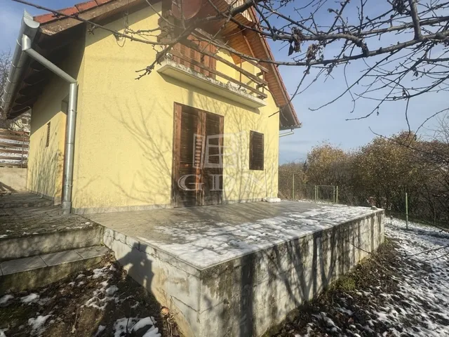 Eladó üdülő és hétvégi ház Bár 45 nm