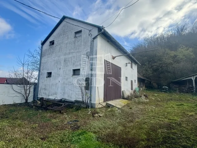 Eladó kereskedelmi és ipari ingatlan Dunaszekcső 130 nm