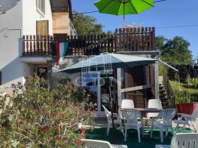 Eladó ház Pécs, Patacs 120 nm