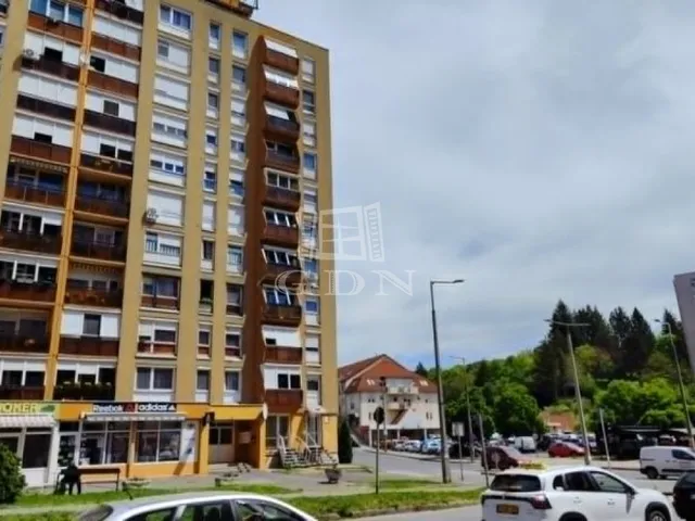 Eladó lakás Komló 39 nm