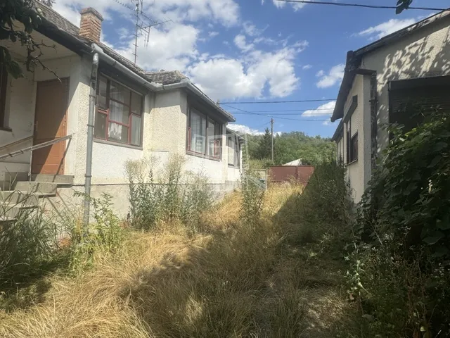 Eladó ház Kisnyárád 120 nm