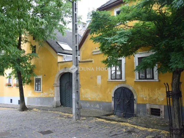 Eladó ház Szentendre 590 nm