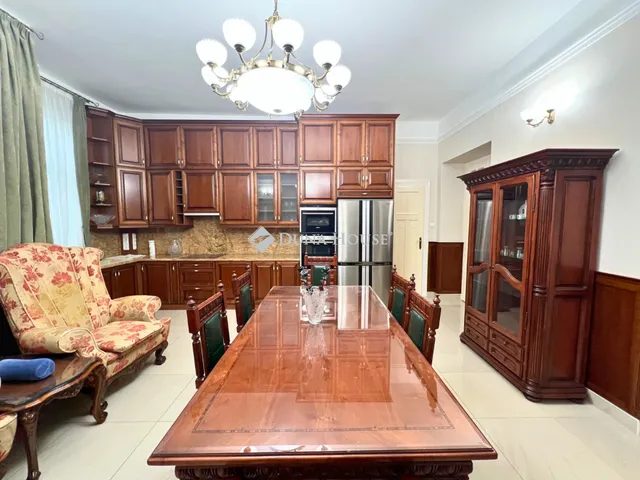 Eladó lakás Budapest XIII. kerület, Visegrádi utca 110 nm