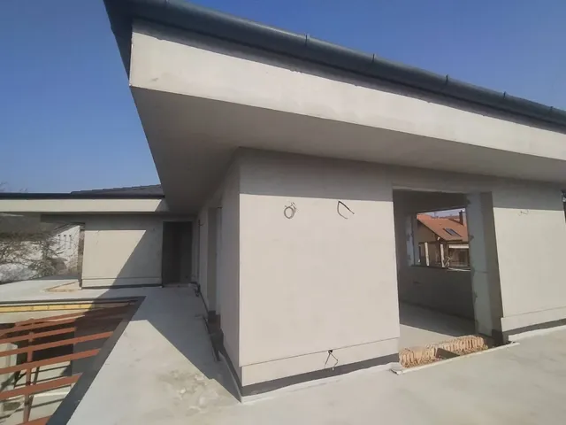 Eladó ház Dunakeszi 210 nm