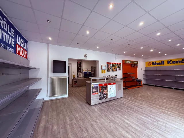 Eladó kereskedelmi és ipari ingatlan Budapest XX. kerület 369 nm