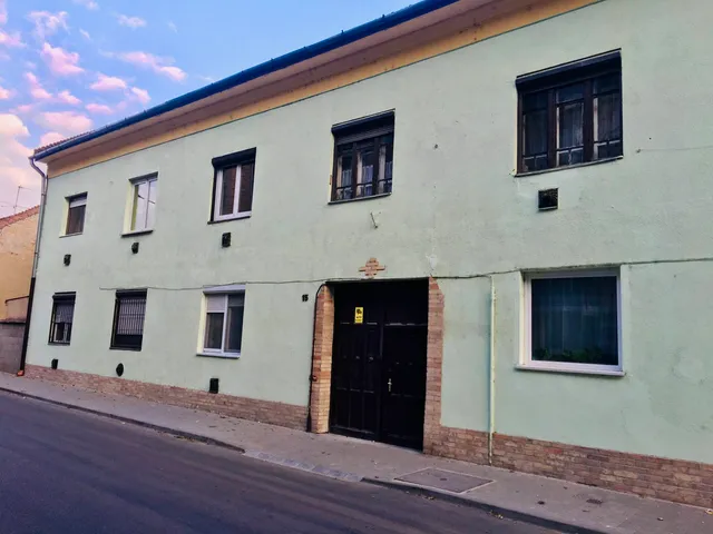 Eladó kereskedelmi és ipari ingatlan Budapest IV. kerület 120 nm