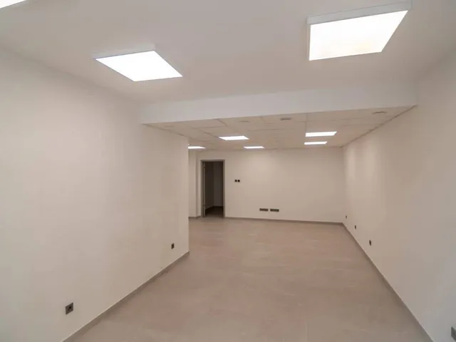 Eladó kereskedelmi és ipari ingatlan Siófok 54 nm