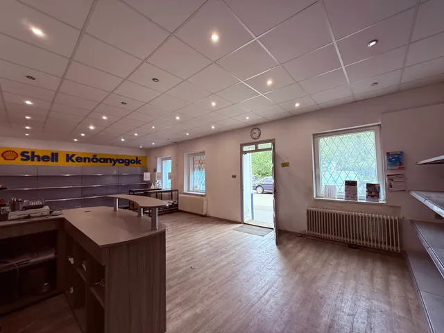 Kiadó kereskedelmi és ipari ingatlan Budapest XX. kerület 369 nm