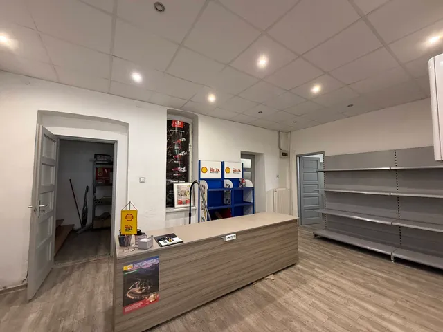 Kiadó kereskedelmi és ipari ingatlan Budapest XX. kerület 369 nm