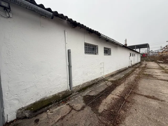 Kiadó kereskedelmi és ipari ingatlan Pomáz 300 nm