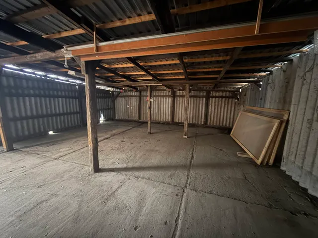 Kiadó kereskedelmi és ipari ingatlan Pomáz 300 nm