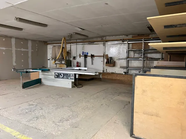 Kiadó kereskedelmi és ipari ingatlan Pomáz 187 nm