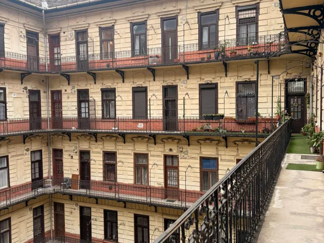 Eladó lakás Budapest VIII. kerület 92 nm