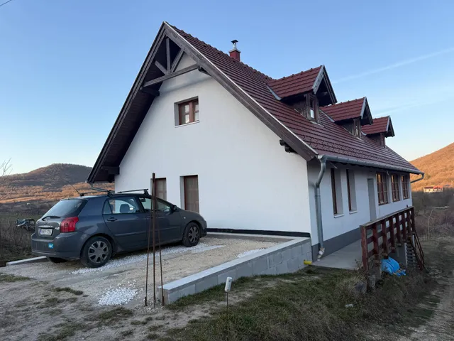 Eladó ház Pilisszentlászló 227 nm