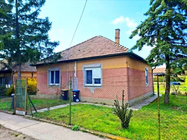 Eladó ház Budapest XVI. kerület 100 nm