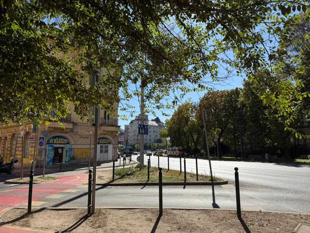 Eladó kereskedelmi és ipari ingatlan Budapest II. kerület 130 nm