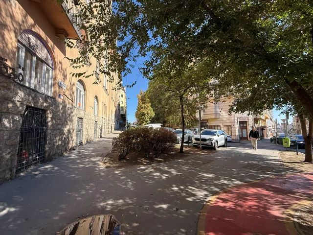 Eladó kereskedelmi és ipari ingatlan Budapest II. kerület 130 nm