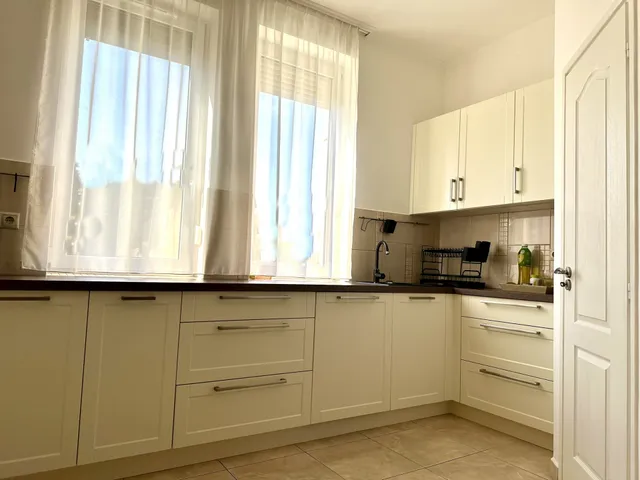 Eladó ház Győr, Ménfőcsanak 177 nm