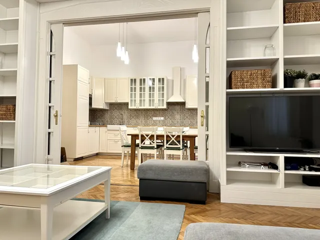 Kiadó lakás Győr, Nádorváros 115 nm