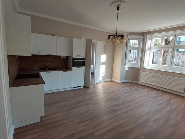 Kiadó lakás Győr, Nádorváros 50 nm