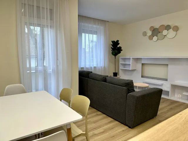 Kiadó lakás Győr, Nádorváros 57 nm